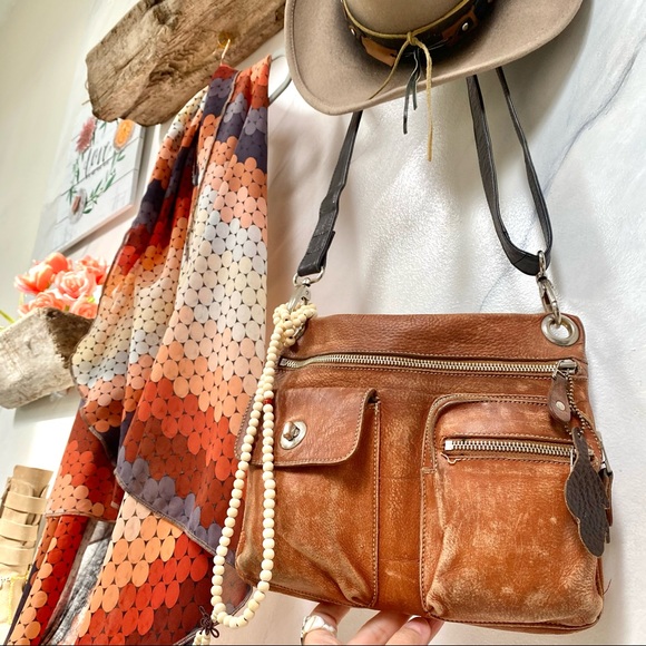 Roots Handbags - ROOTS distressed PATINA safari Vintage boho bag 🤎